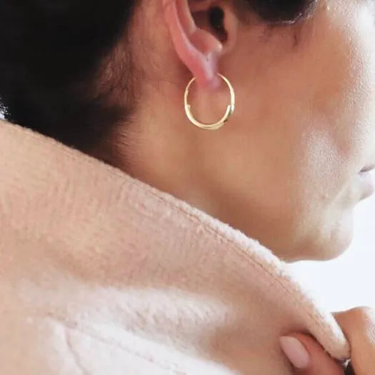 Minimal hoop earrings